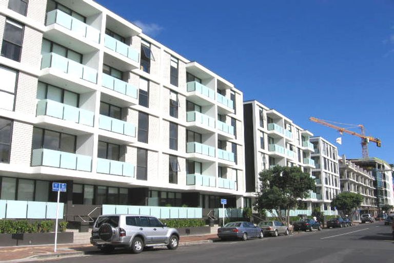 Photo of property in North At Lighter Quay Apartments, 5a/87 Halsey Street, Auckland Central, Auckland, 1010