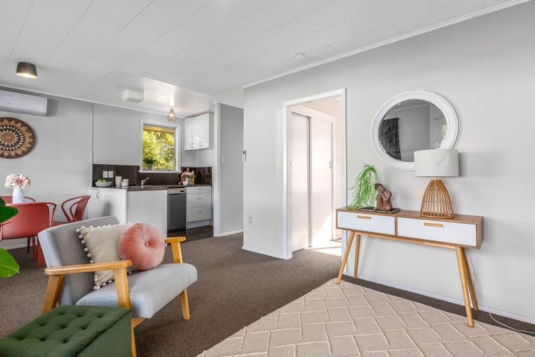 Photo of property in 2/46 Wood Street, Wainuiomata, Lower Hutt, 5014