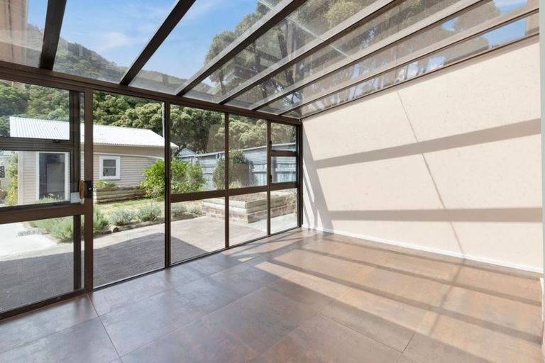 Photo of property in 97 Oroua Street, Eastbourne, Lower Hutt, 5013