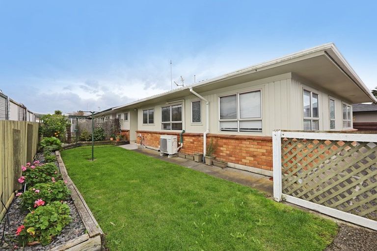 Photo of property in 4/20 Bowling Road, Greenmeadows, Napier, 4112