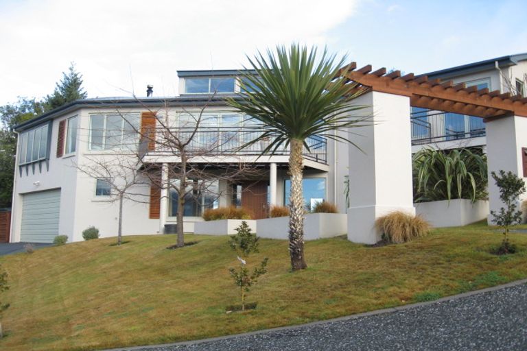 Photo of property in 4 Matau Place, Fernhill, Queenstown, 9300
