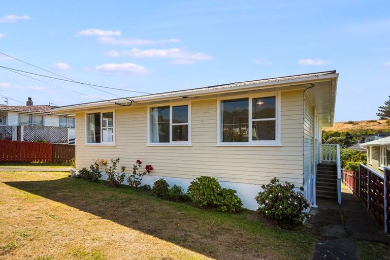 Photo of property in 12 Paenui Street, Titahi Bay, Porirua, 5022