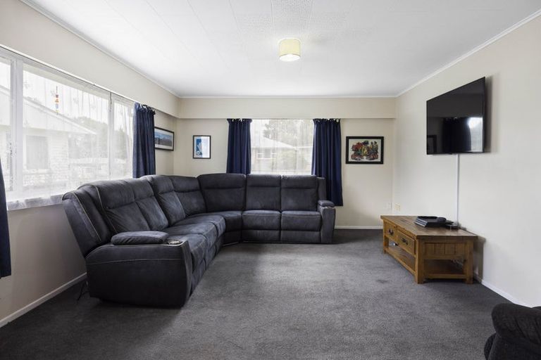 Photo of property in 1 Totara Terrace, Inglewood, 4330