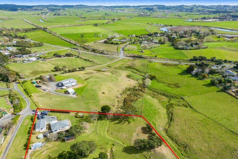 Photo of property in 95 Mangakura Road, Helensville, 0800