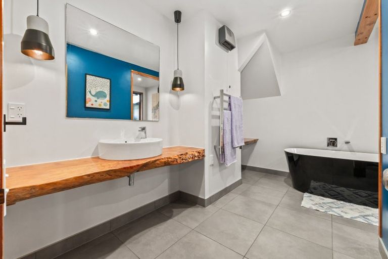 Photo of property in 7 Ayr Place, Papakowhai, Porirua, 5024