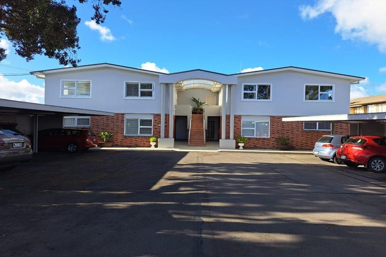 Photo of property in 8/241 Hurstmere Road, Takapuna, Auckland, 0622