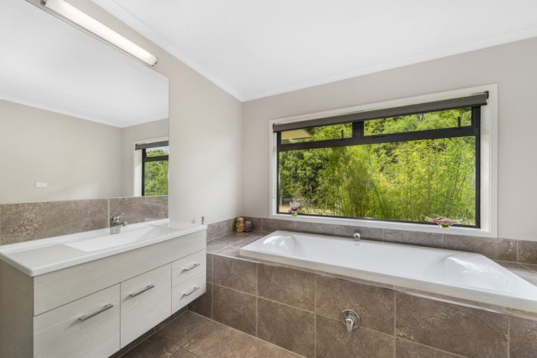 Photo of property in 12 Lacebark Drive, Kinloch, Taupo, 3377