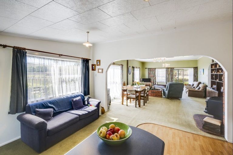 Photo of property in 32 Poukawa Road, Poukawa, Hastings, 4178