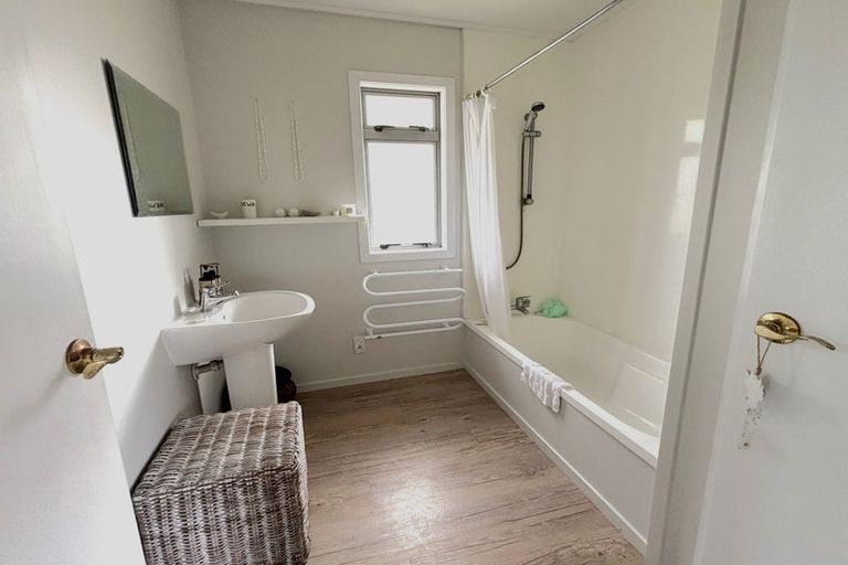 Photo of property in 22a Marine Parade South, Foxton Beach, Foxton, 4815