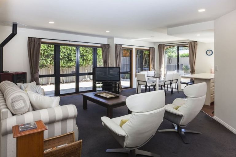 Photo of property in 1/135 Fendalton Road, Fendalton, Christchurch, 8052