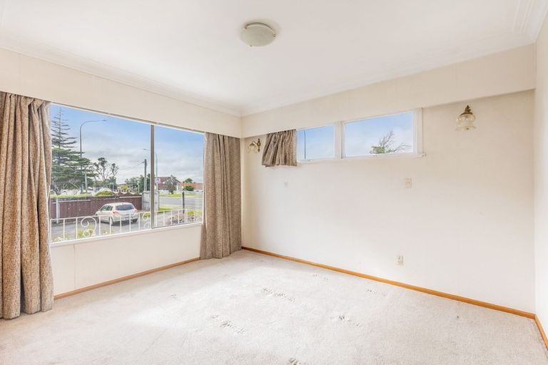Photo of property in 474 East Coast Road, Windsor Park, Auckland, 0630