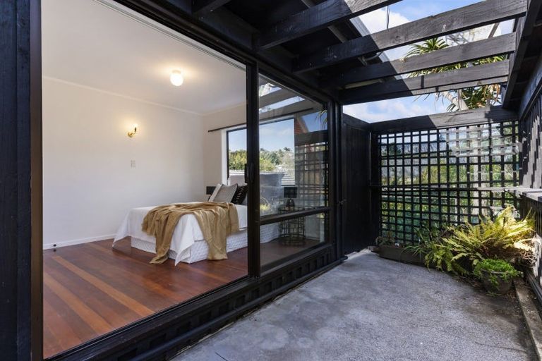Photo of property in 10b Matipo Road, Mairangi Bay, Auckland, 0630