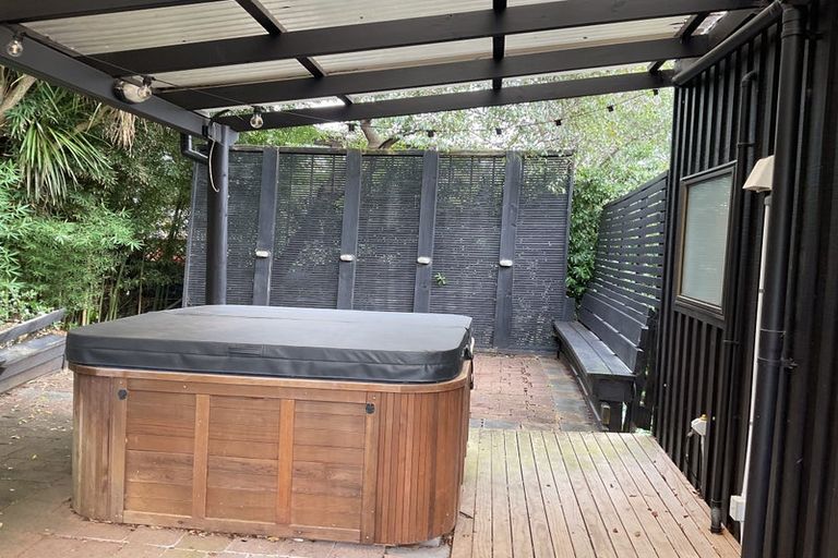 Photo of property in 120 Stanmore Bay Road, Stanmore Bay, Whangaparaoa, 0932