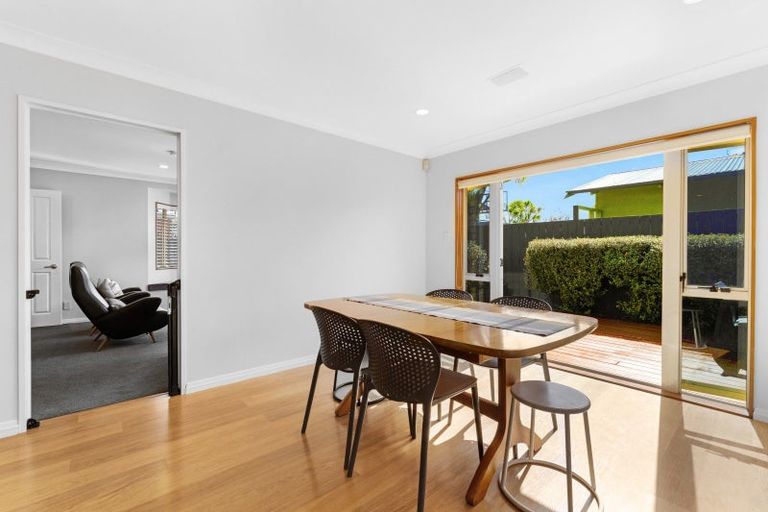 Photo of property in 5b Kawau Road, Greenlane, Auckland, 1061