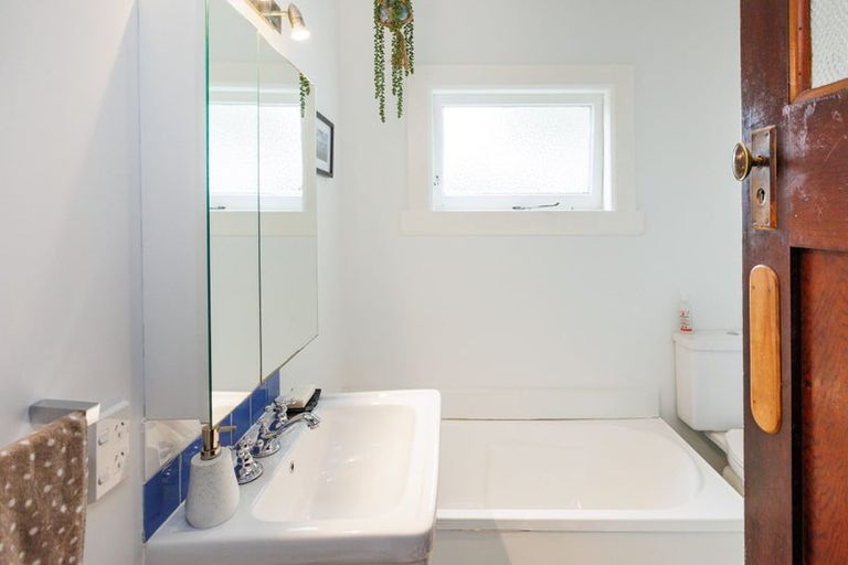 Photo of property in 475 College Street, Hokowhitu, Palmerston North, 4410