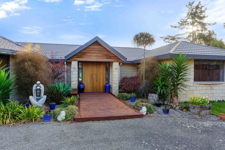 Photo of property in 901 State Highway 1, Te Horo, Otaki, 5581