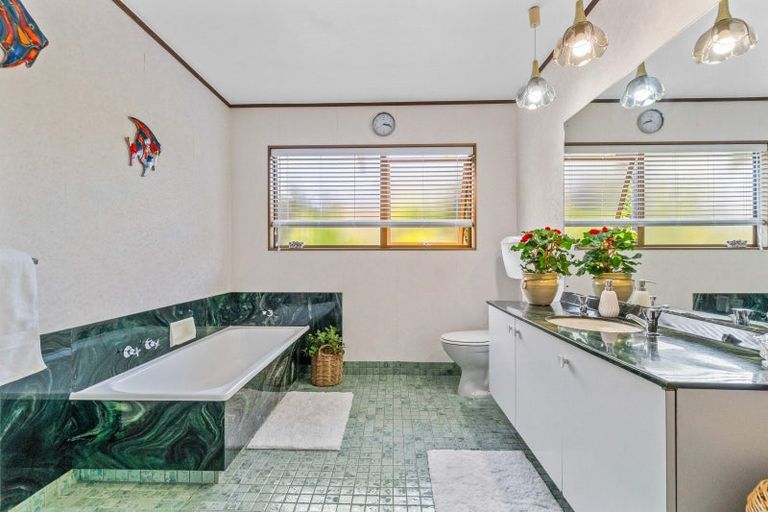 Photo of property in 9 Noumea Place, Mairangi Bay, Auckland, 0630