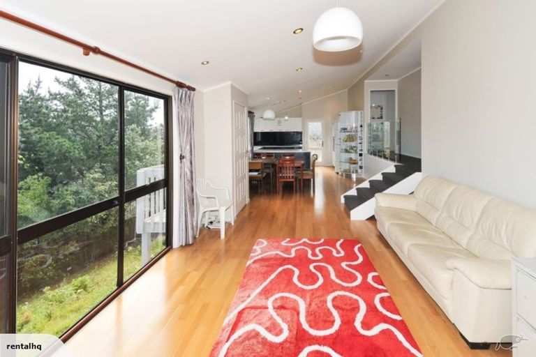 Photo of property in 14 Dianthus Place, Browns Bay, Auckland, 0630