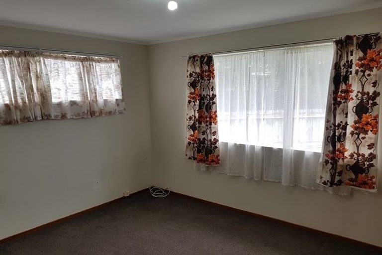 Photo of property in 6 Sabot Place, Massey, Auckland, 0614