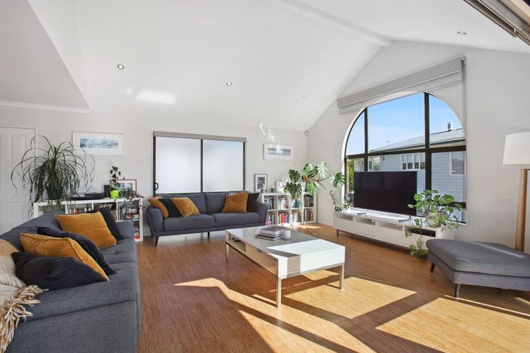 Photo of property in 21 Waller Avenue, Bucklands Beach, Auckland, 2012