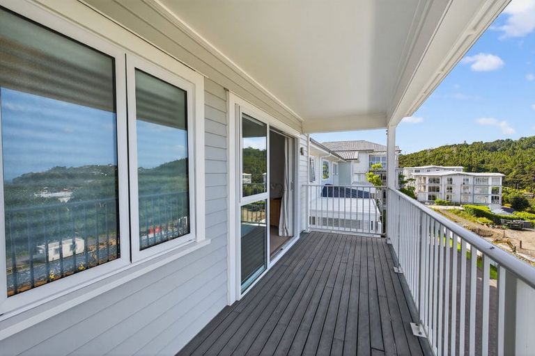 Photo of property in 60 Landmark Terrace, Orewa, 0931