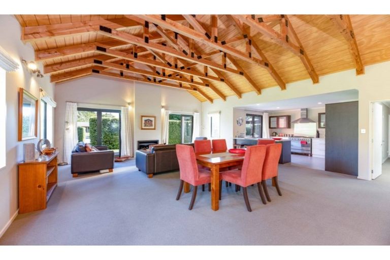 Photo of property in 4 Ryton Place, Lake Coleridge, 7572