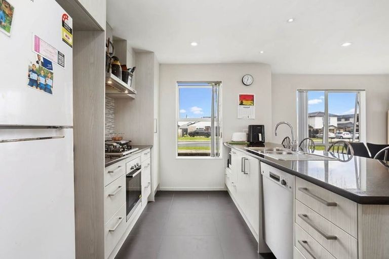 Photo of property in 229 Porchester Road, Takanini, 2112