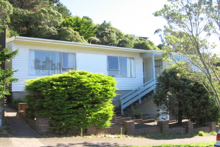 Photo of property in 6 Rajkot Terrace, Broadmeadows, Wellington, 6035