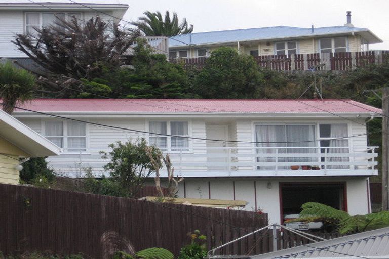 Photo of property in 51 Catherine Crescent, Paparangi, Wellington, 6037