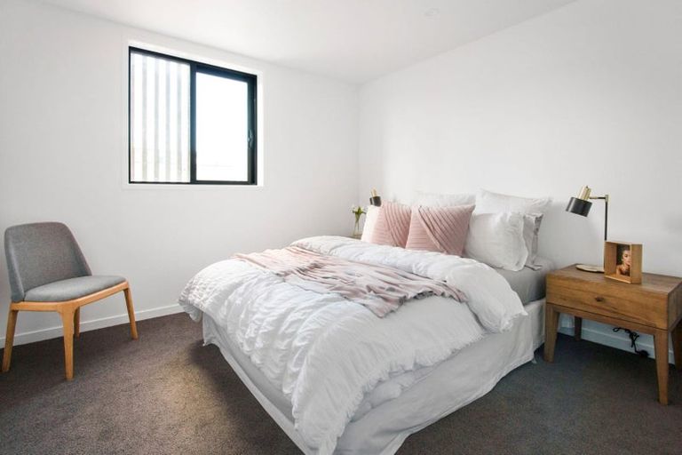 Photo of property in 4/163 Hobsonville Point Road, Hobsonville, Auckland, 0616