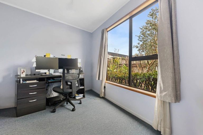 Photo of property in 1/5 Gulf Crest, Bucklands Beach, Auckland, 2012