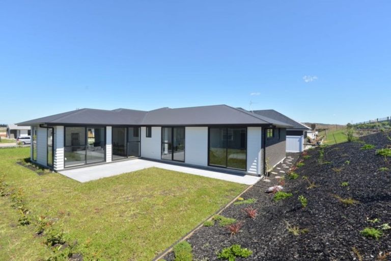 Photo of property in 62 Stace Hopper Drive, One Tree Point, 0118