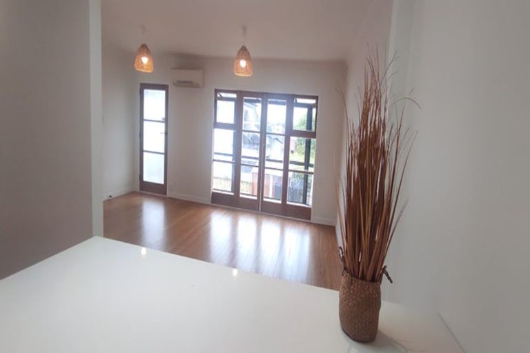 Photo of property in 3/4 Birchfield Road, Hauraki, Auckland, 0622