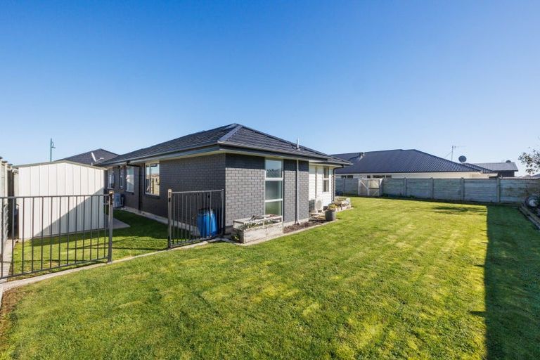 Photo of property in 34 Dogwood Way, Milson, Palmerston North, 4414