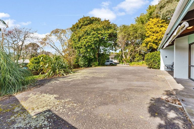 Photo of property in 51 Wairau Road, Oakura, 4314