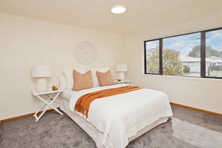 Photo of property in 35 Holloway Street, Waikiwi, Invercargill, 9810