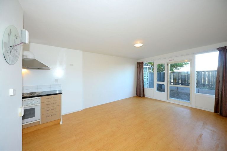 Photo of property in 2/267 Pages Road, Wainoni, Christchurch, 8061