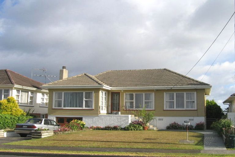 Photo of property in 20 Monarch Avenue, Hillcrest, Auckland, 0627