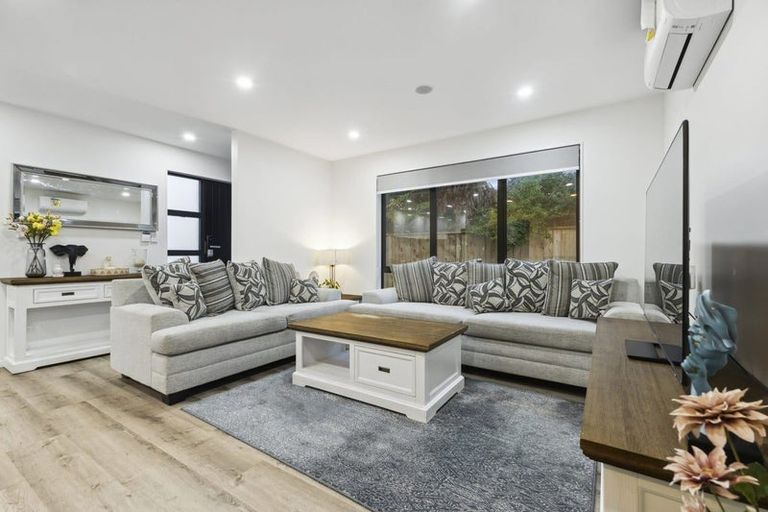 Photo of property in 43f Beach Road, Pahurehure, 2113