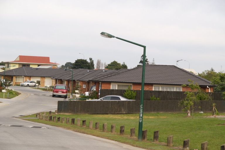 Photo of property in 4/29 Growers Lane, Mangere East, Auckland, 2024