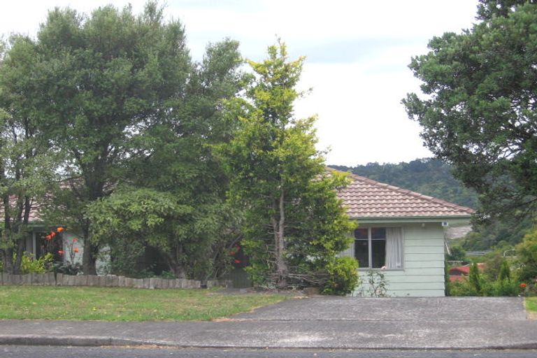 Photo of property in 3 Tree View Avenue, Glenfield, Auckland, 0629