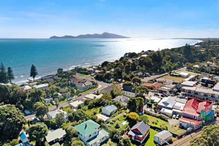 Photo of property in 17 Beach Road, Paekakariki, 5034