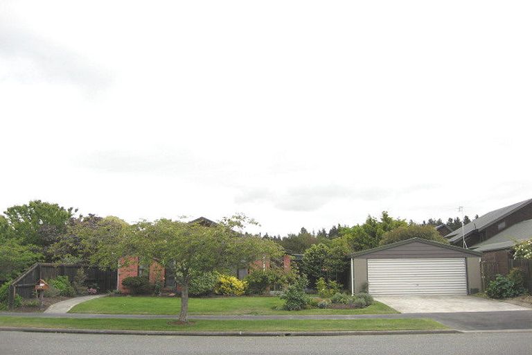 Photo of property in 243 Queenspark Drive, Parklands, Christchurch, 8083