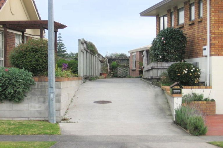 Photo of property in 19 Dallinger Street, St Andrews, Hamilton, 3200