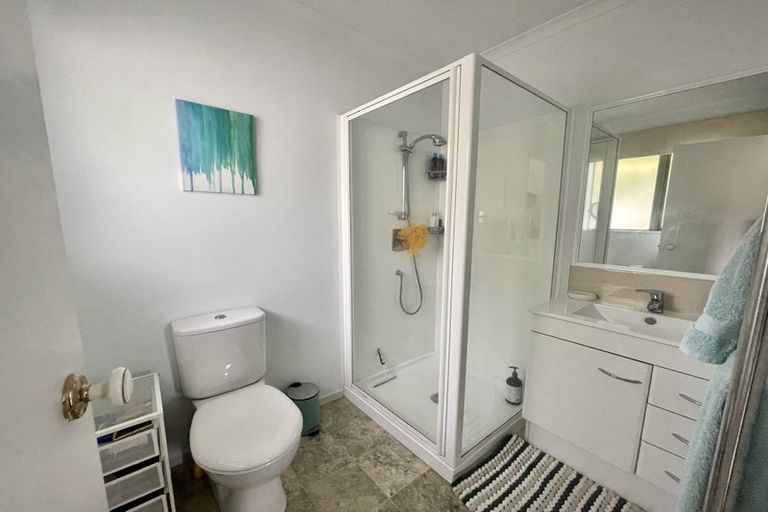 Photo of property in 10 Swanson Oaks, Swanson, Auckland, 0612