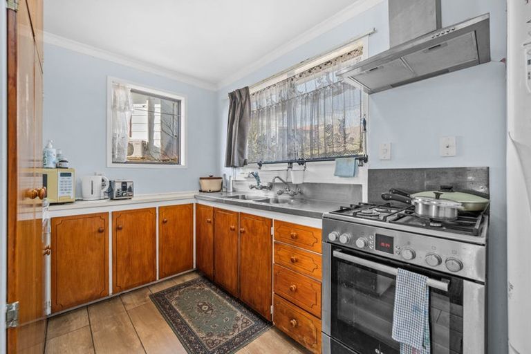 Photo of property in 68 Sunvue Road, Glen Eden, Auckland, 0602