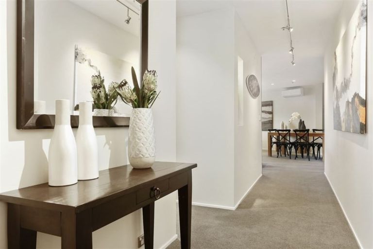 Photo of property in 4/5d The Promenade, Takapuna, Auckland, 0622