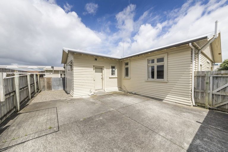 Photo of property in 990 Tremaine Avenue, Roslyn, Palmerston North, 4414