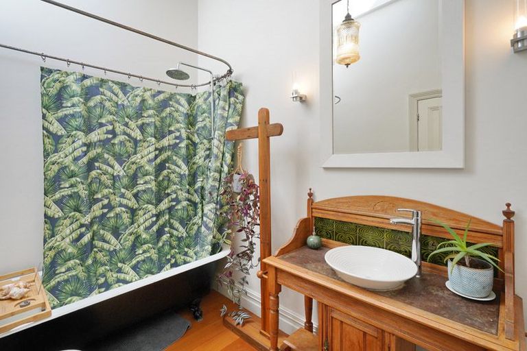 Photo of property in 11 Isabella Place, Waltham, Christchurch, 8011