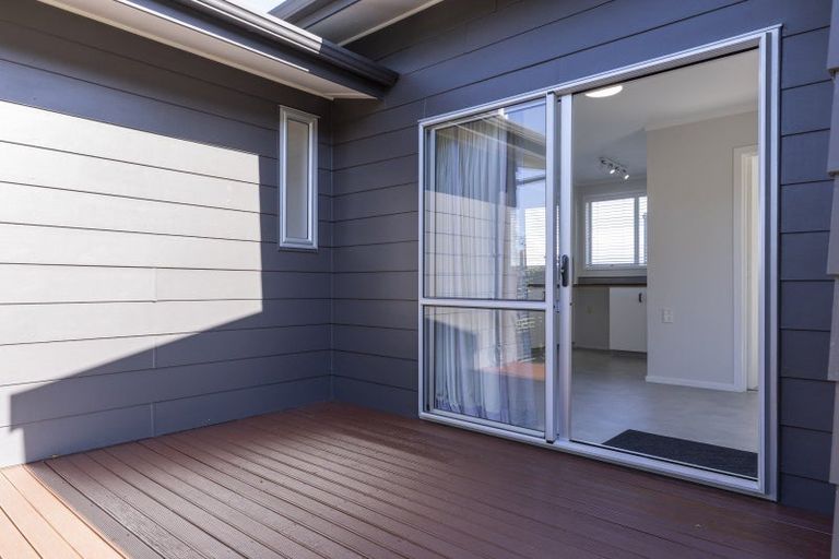 Photo of property in 2/12 Isobel Street, Acacia Bay, Taupo, 3330